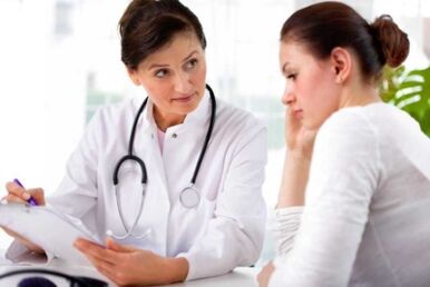 A neurologist prescribes drug treatment for thoracic osteochondrosis to a patient.